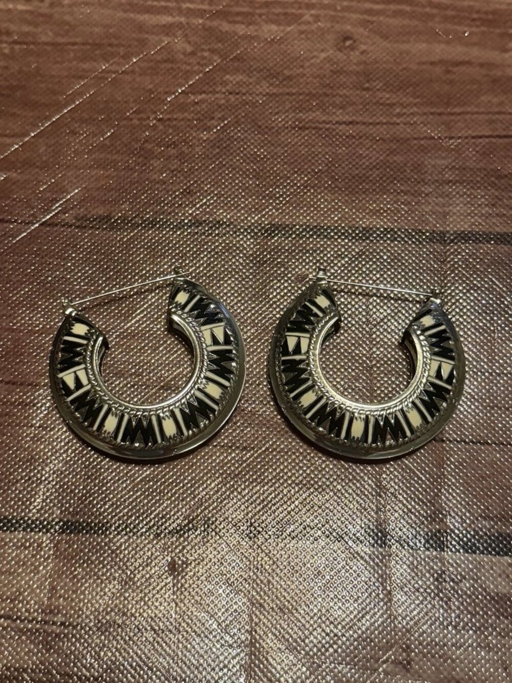 Vintage Style Y2K Tribal Brutalist Black and White Enamel Hoop Earrings
